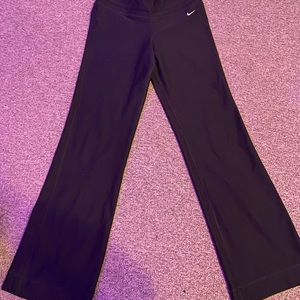 nikes yoga pants